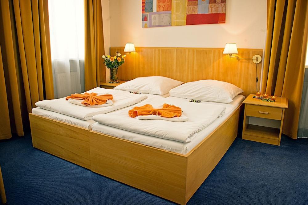 Hotel Nabucco Prague Exterior photo